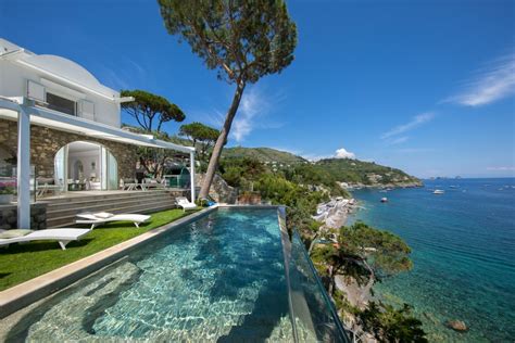 luxury amalfi coast villas.